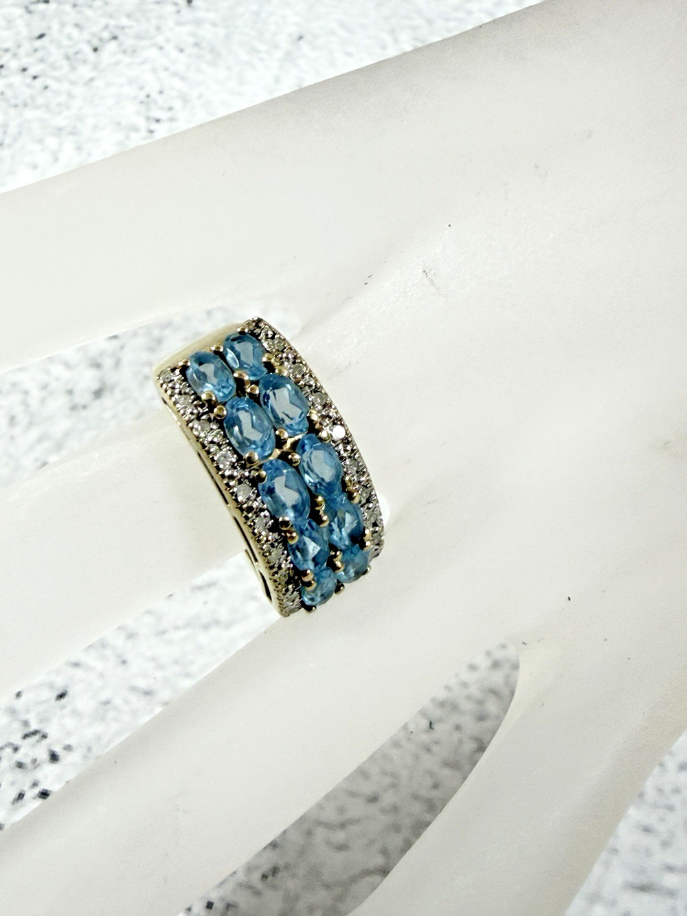 10k Yellow Gold Aqua and Diamond Band Ring Size 8